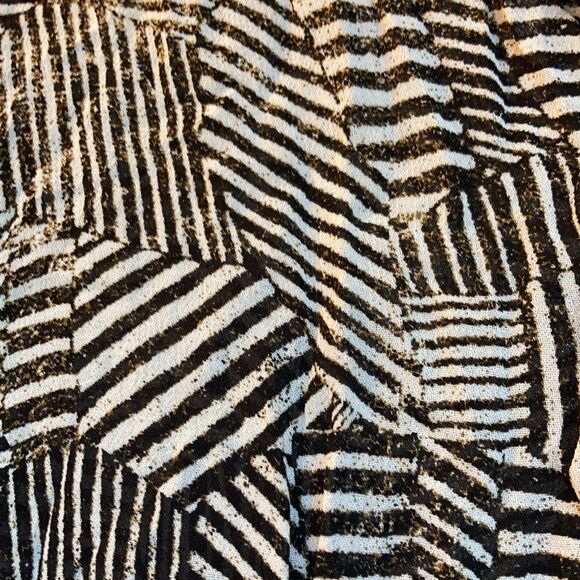 Chico’s long geo print button down rayon shirt - Picture 2 of 7